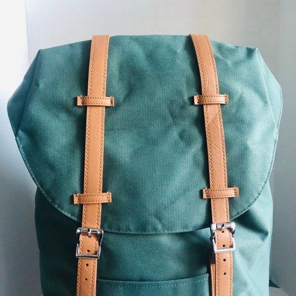 RARE NWT - Herschel Retreat Backpack - Classic | Mid-Volume 19.5 L - Dark Forest - Picture 4 of 17